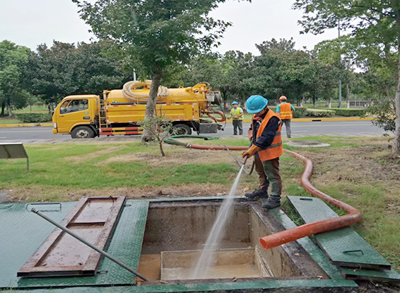 若羌化油池清理